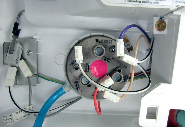 Замена датчика воды в стиральной машине Kuppersbusch